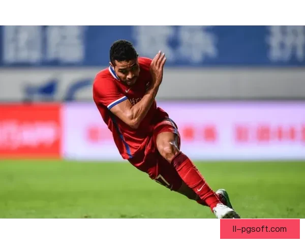 三年沉寂后归化锋霸阿兰重返国足锋线再出发球迷期待焕新火力