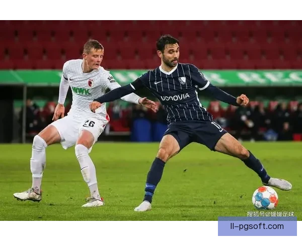 昂达夫在斯图加特连场进球引发热议 成为球队关键攻击点